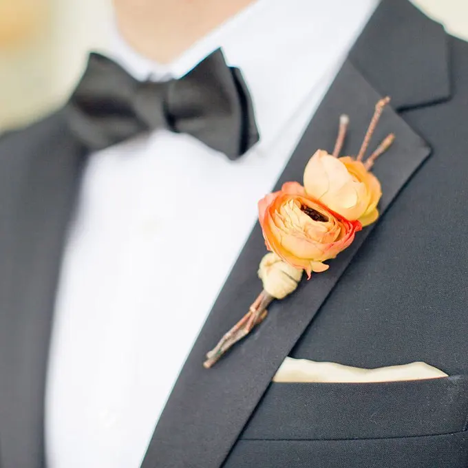 2014_bridescom-Editorial_Images-09-Groom-Boutonniere-Ideas-Large-Groom-Boutonnieres-Harrison-Studio