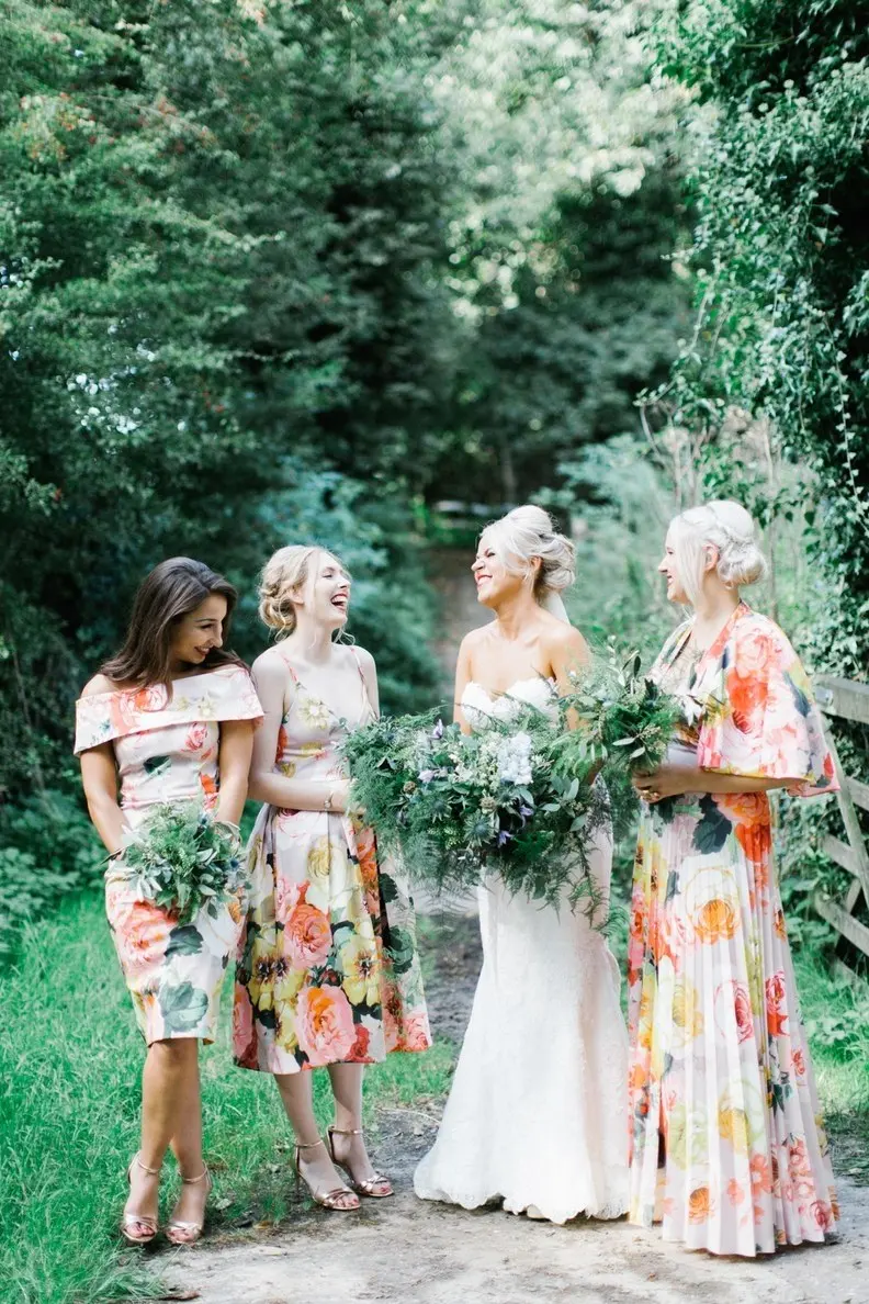 bridesmaids-floral-coral-dresses