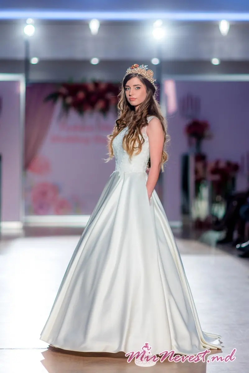 Designer Aliona Myrzak