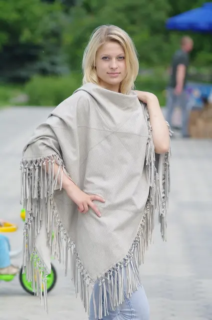 Кожаные шали от Vitalie Burlacu 
