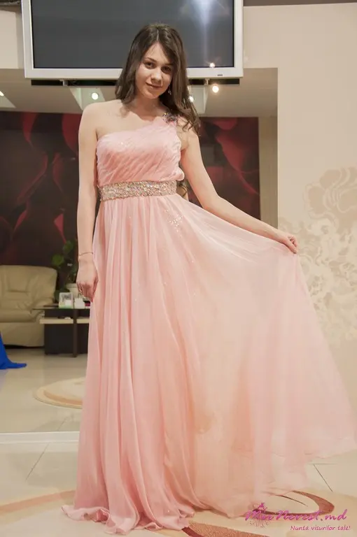 Вечерние платья от Tony Bowls