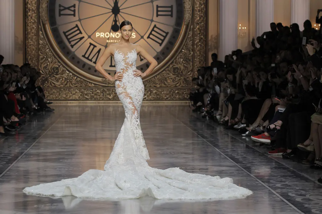 Atelier Pronovias 2016 Bridal Show Ирина Шейк