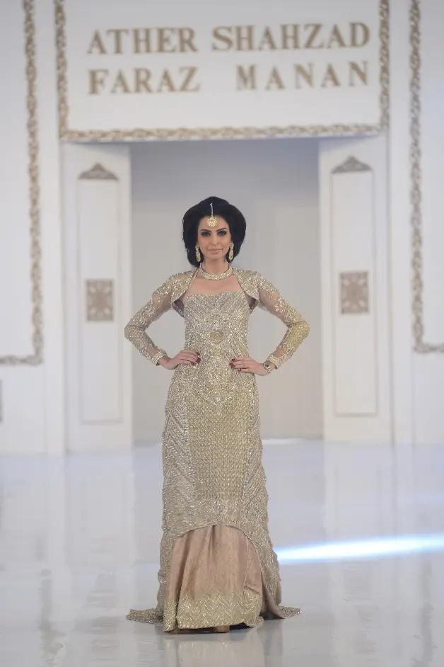 Designer-ul din Pakistan Faraz Manan